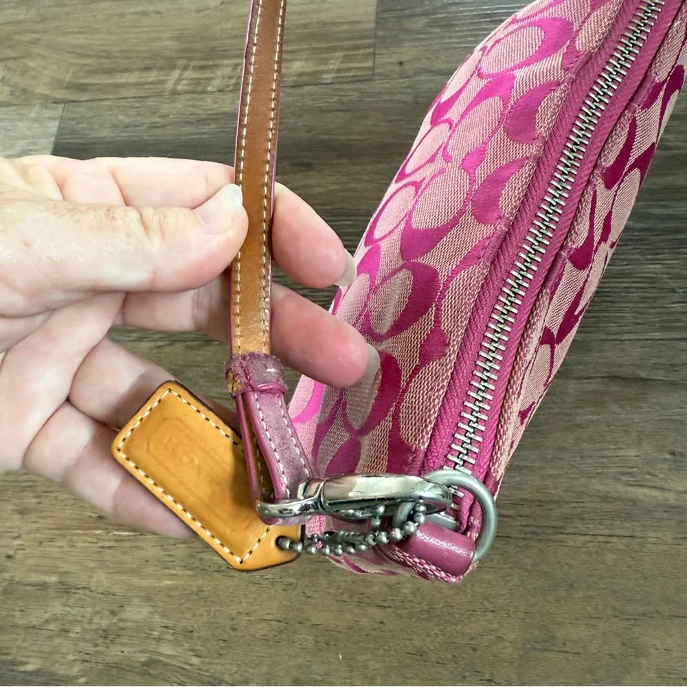 Y2k pink CC small shoulder Coach purse - Picture 15 of 16